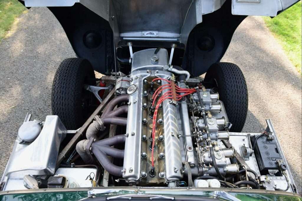 Jaguar XKSS copy engine