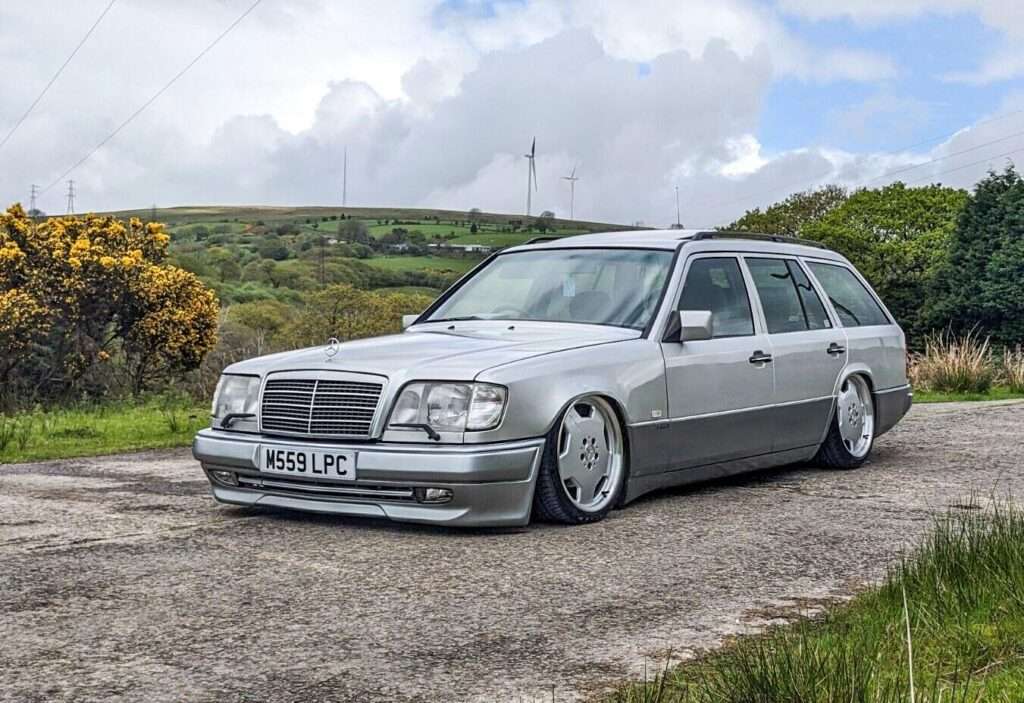 Mercedes E320 Estate 1