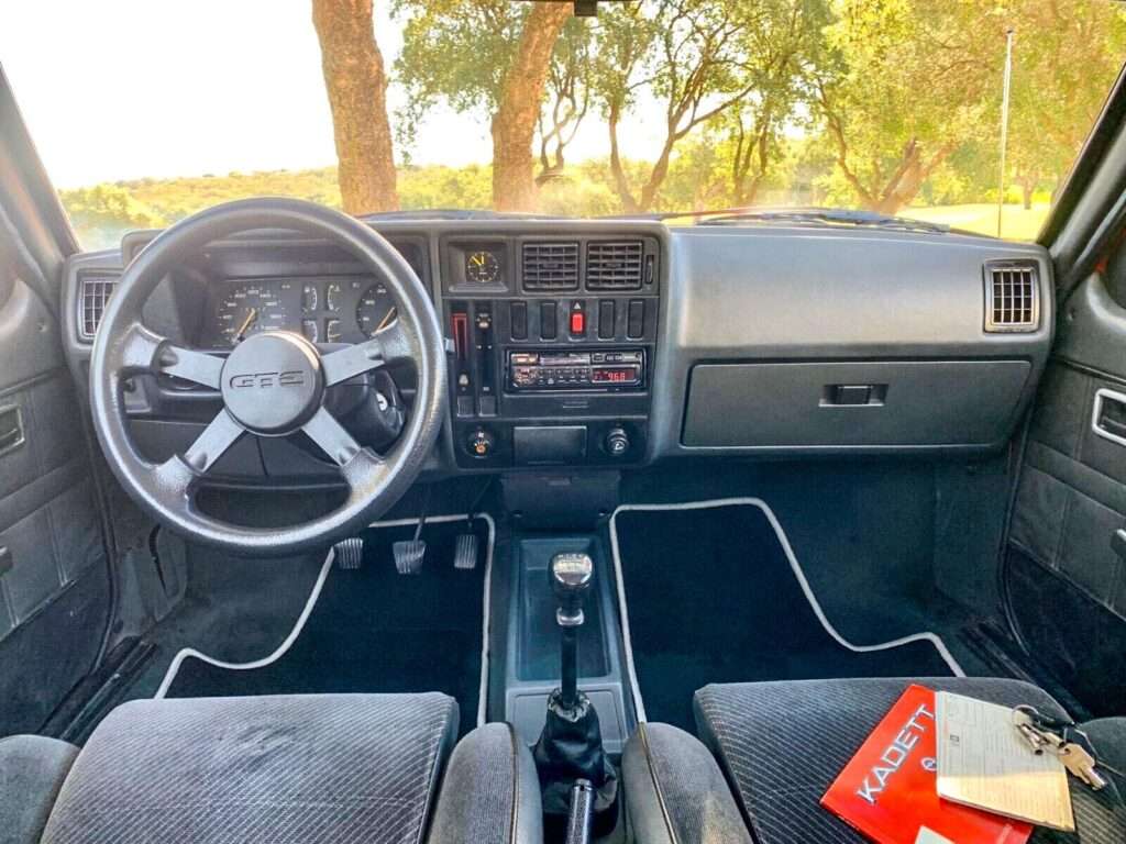 Opel kadett gte mk1 interior