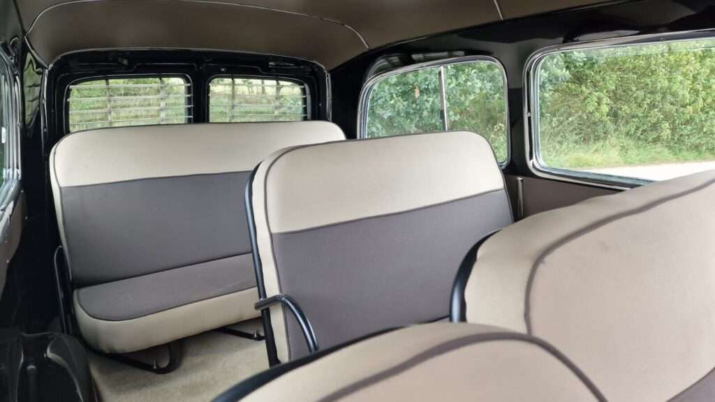 GMC Chevrolet Suburban Hot Rod interior