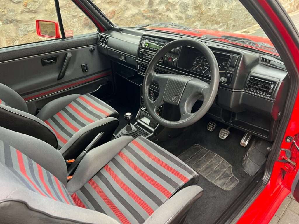 VW Golf mk2 GTi Turbo technics interior