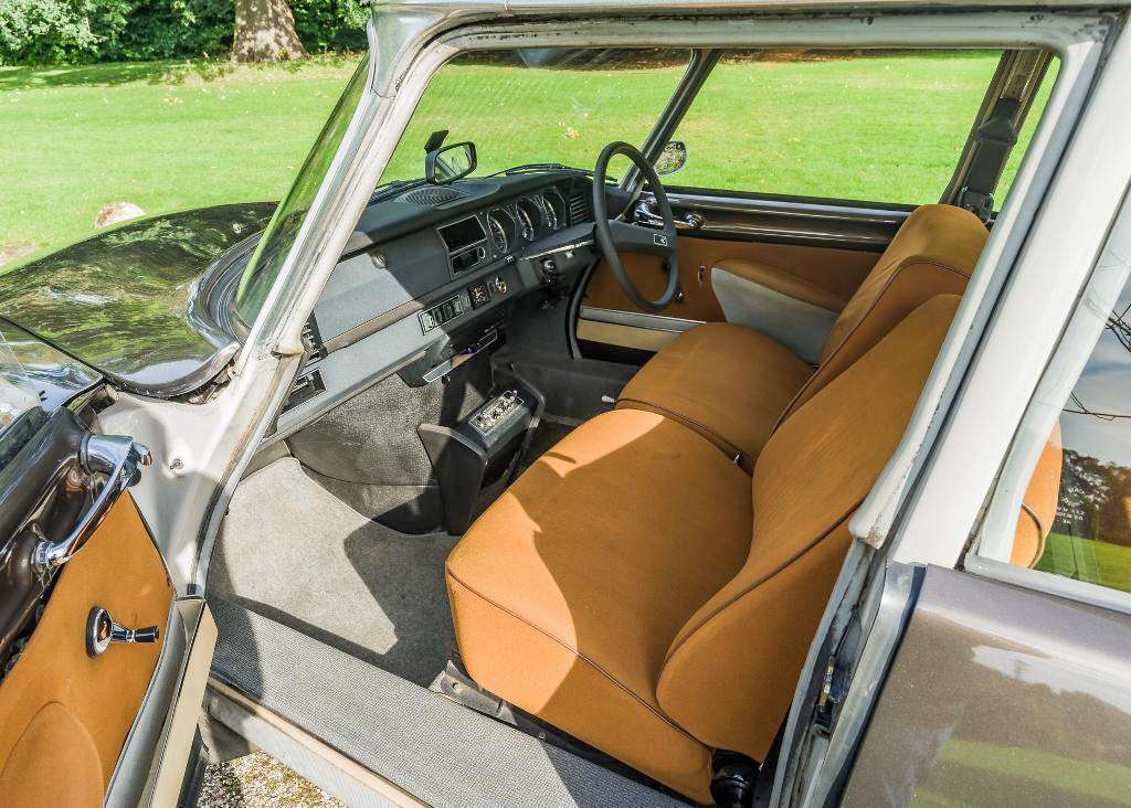 Citroen DS 23 Estate 1974 interior