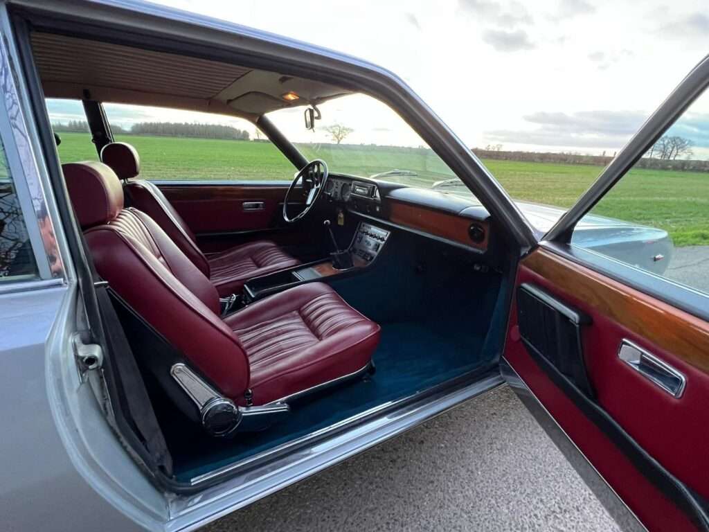 Fiat 130 Coupe Pininfarina 3.2L V6 interior