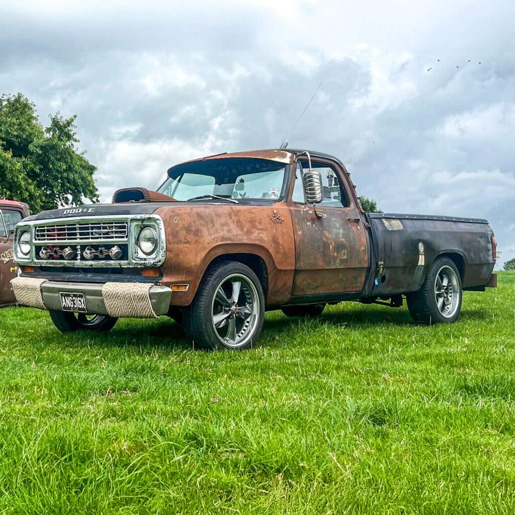 Dodge D100 Ram 5.9 V8 Pick Up 1