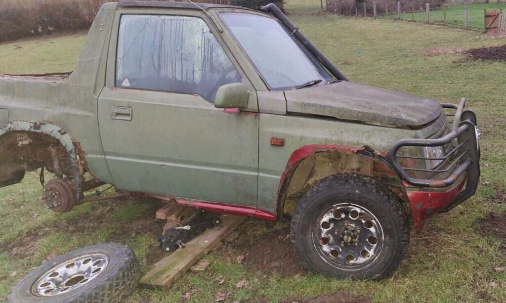 Suzuki Vitara Too Far 2