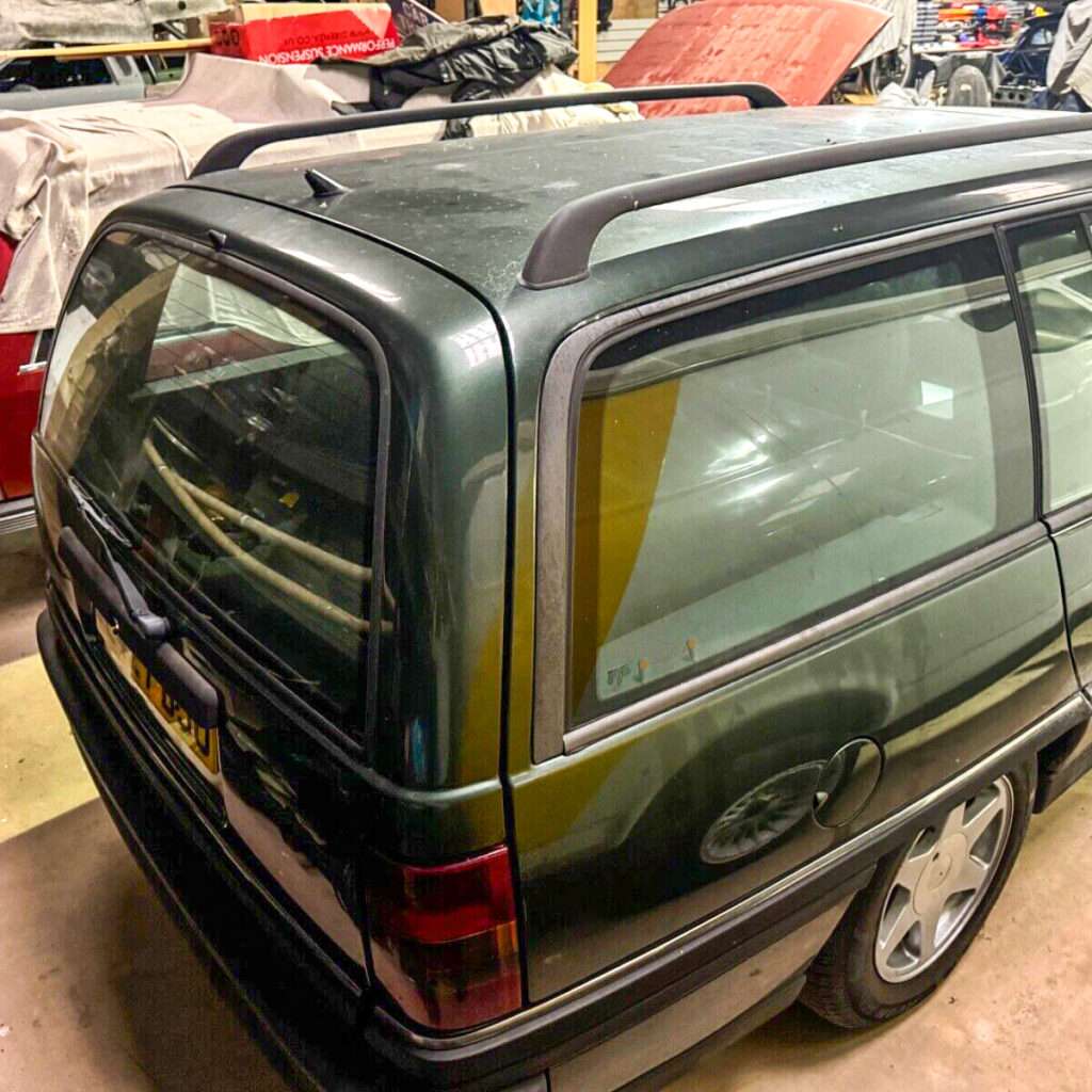 Vauxhall Carlton 24v Diamond Auto Estate 2