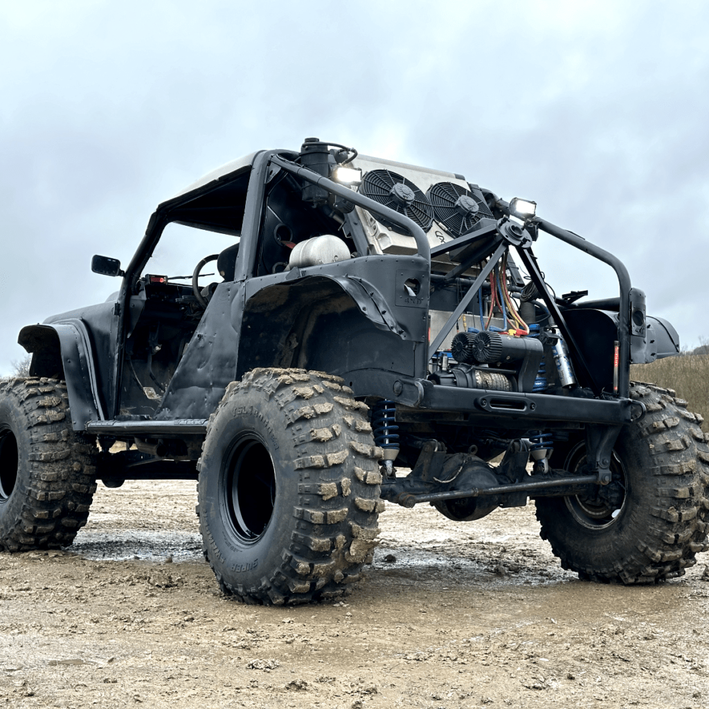 Nissan Patrol Y60 Challenge Race Truck 3