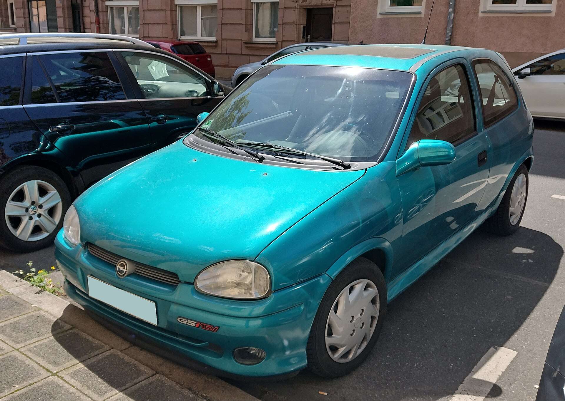 Front left view of an Opel Corsa B GSi 16V