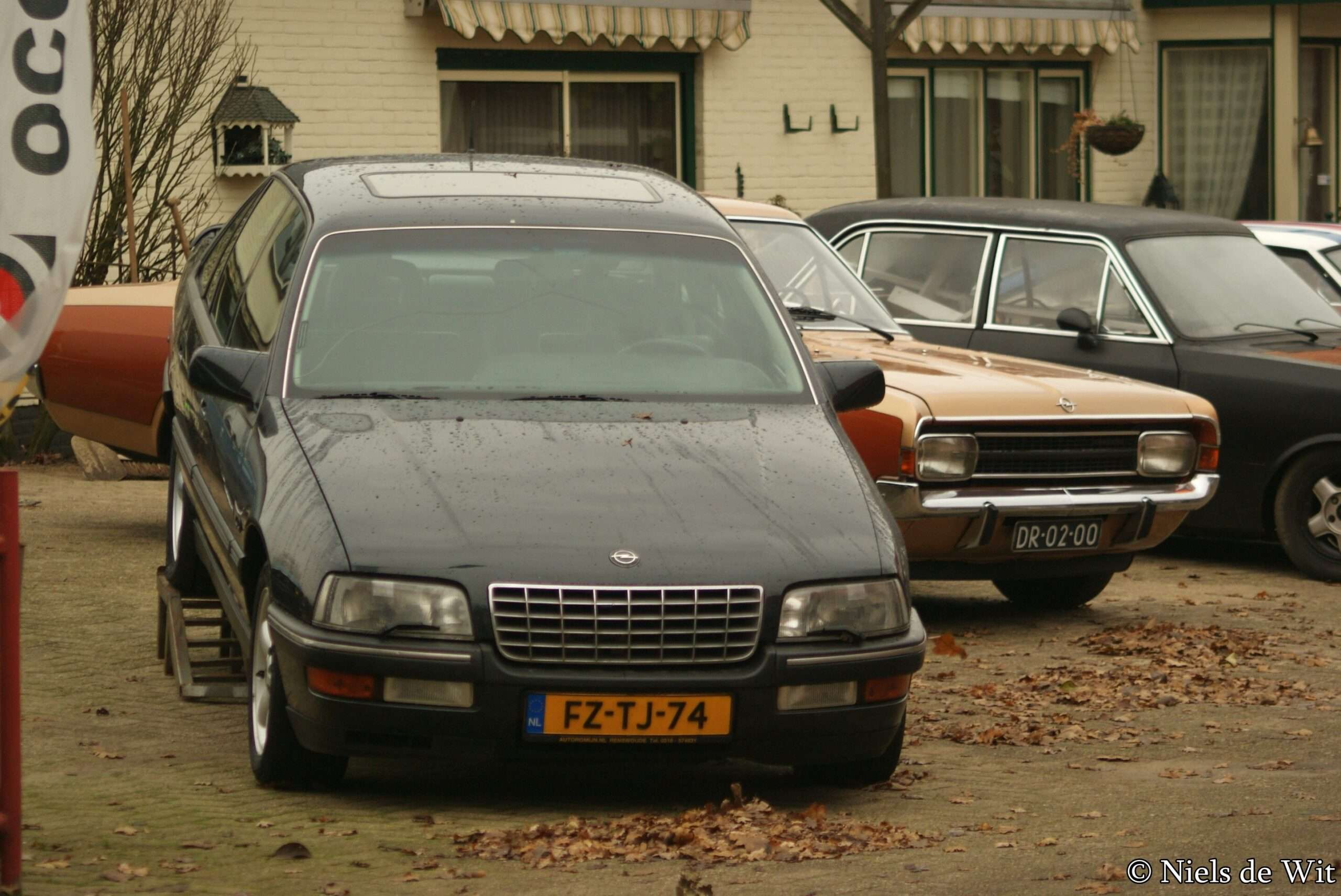 1993 Opel Senator B C30SE CD automatic, front three-quarter view