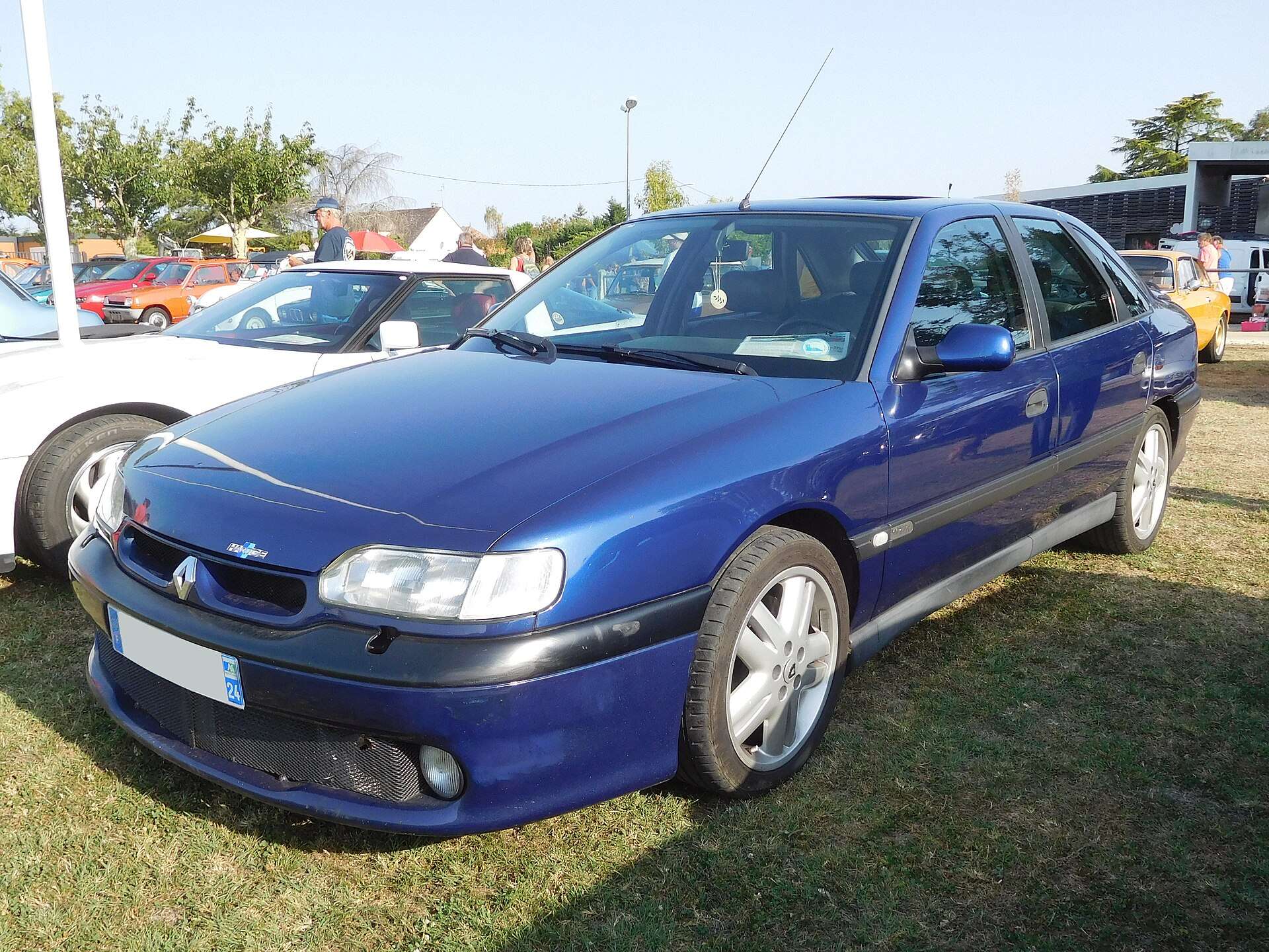 Blue Renault Safrane Biturbo