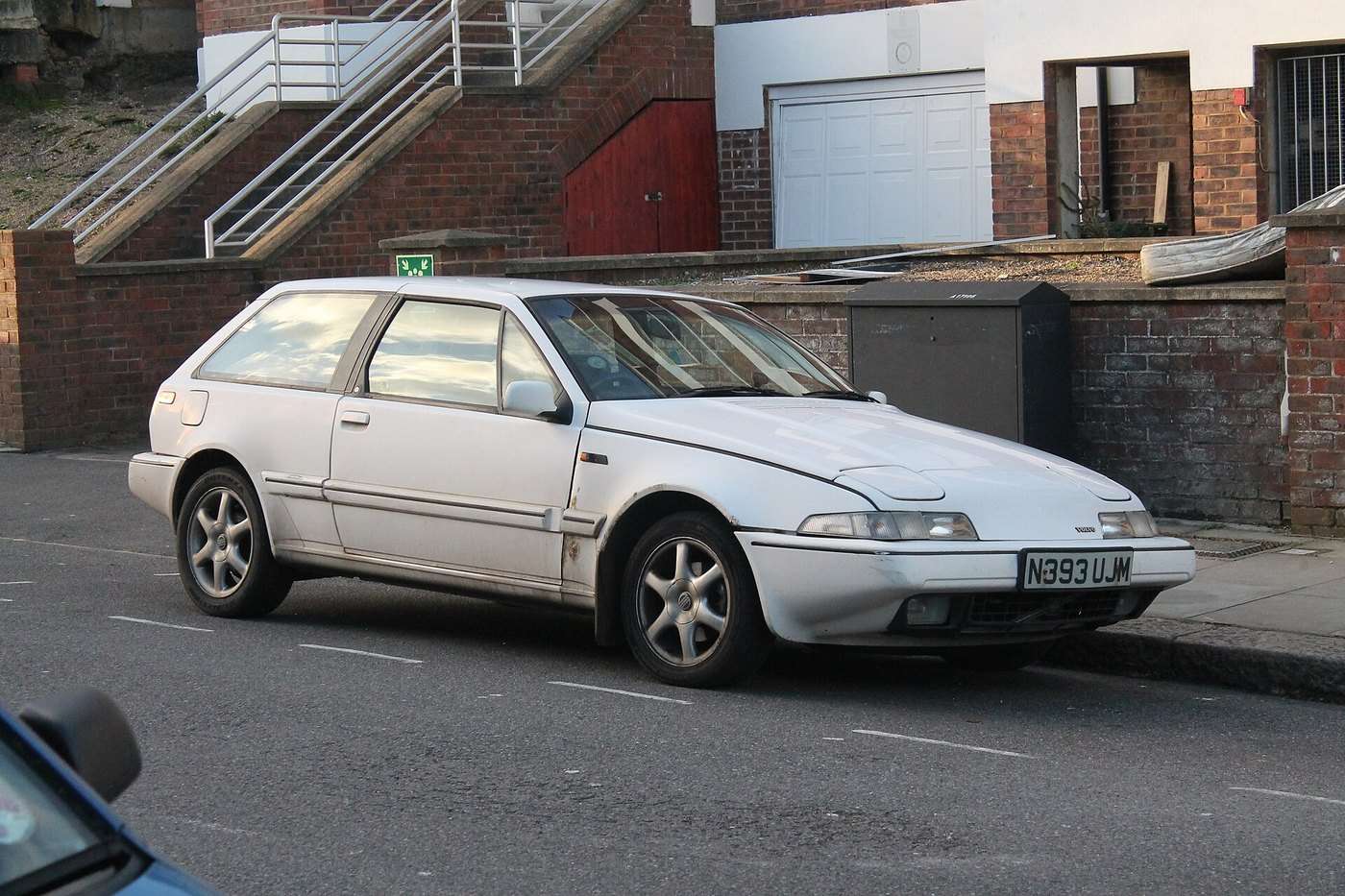 1995 Volvo 480 Celebration front three-quarter view