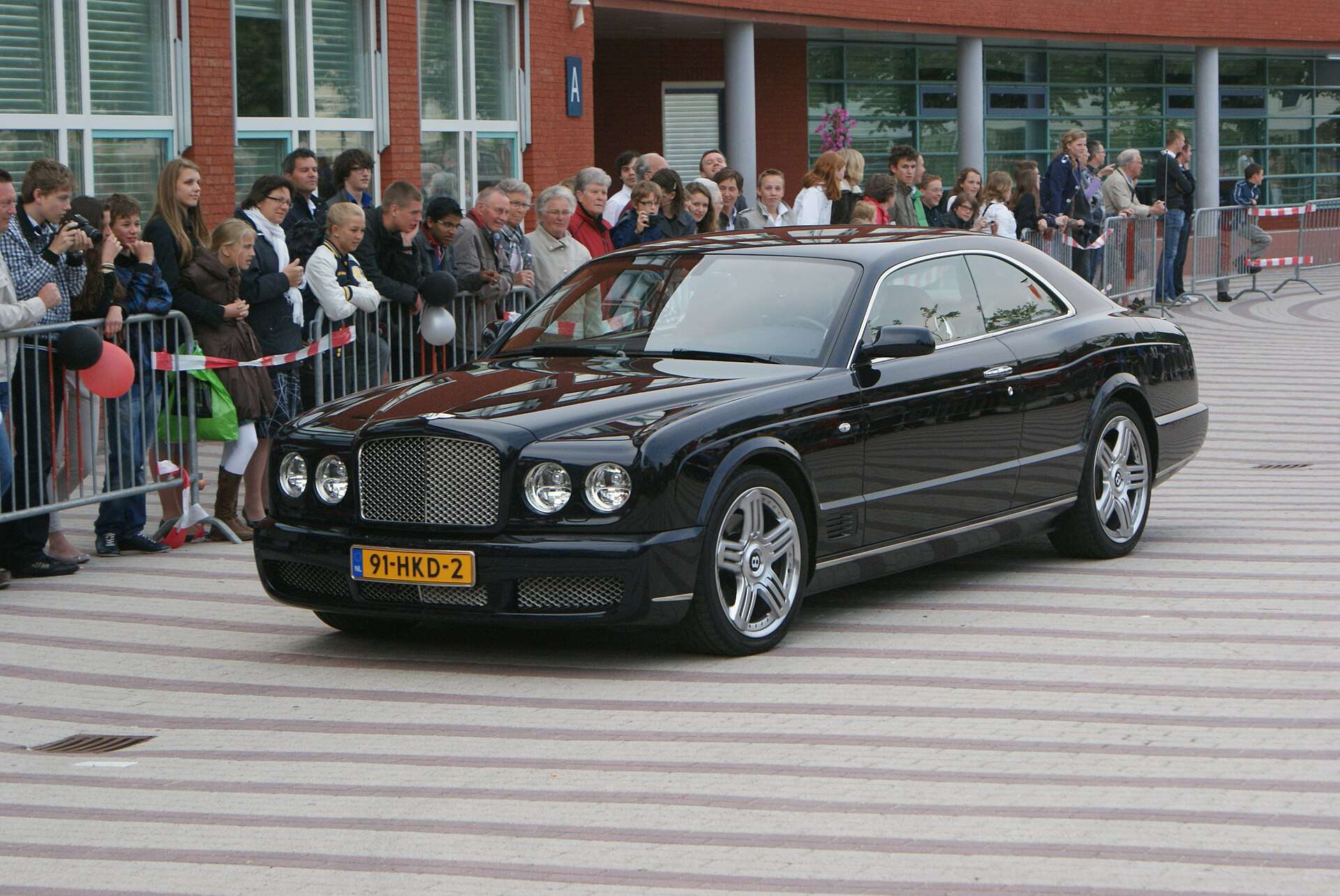 Black Bentley Brooklands Coupé side profile