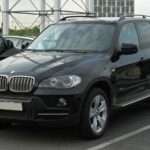 BMW Pre-facelift E70 3.0sd SUV, front three-quarter view