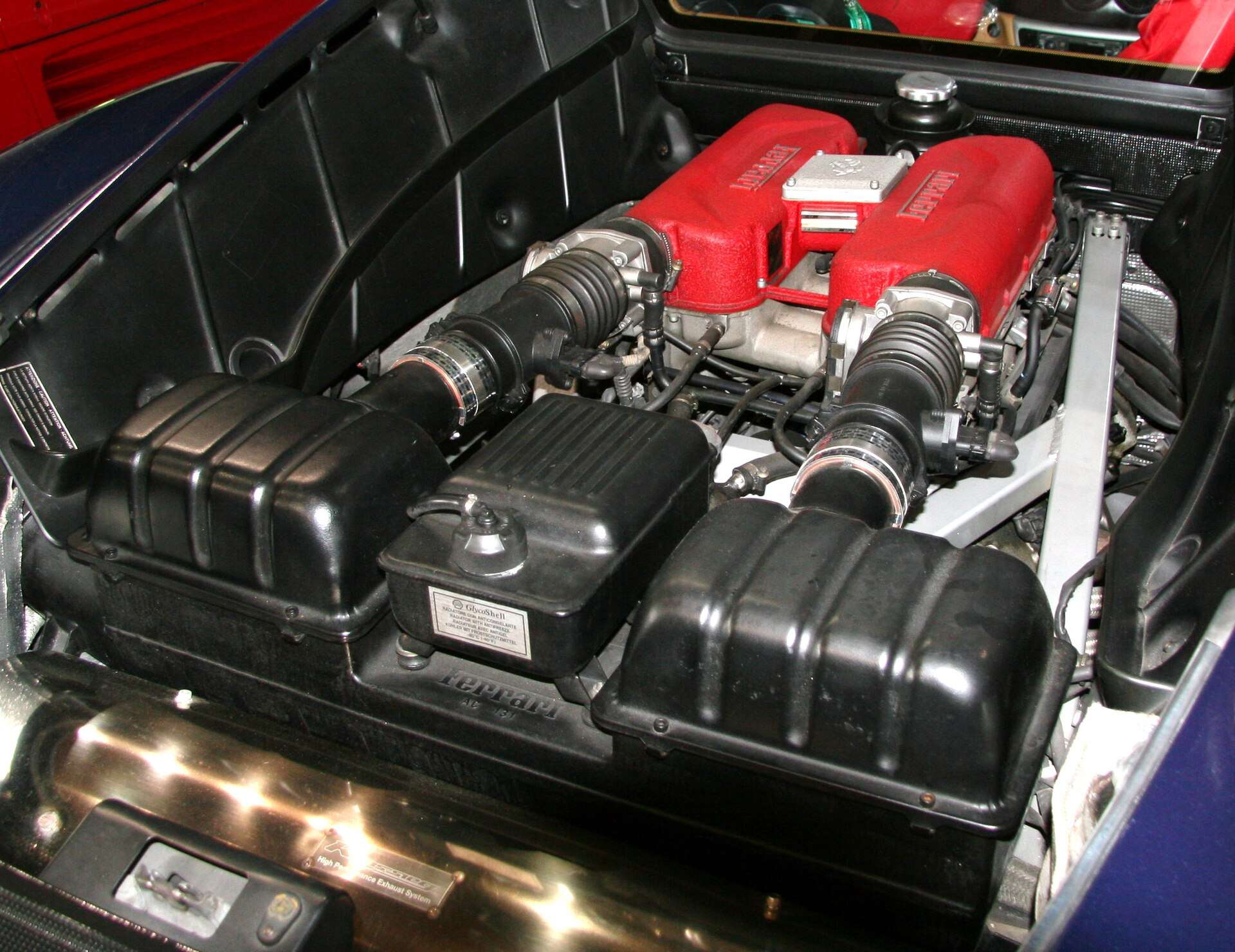 Ferrari 360 Modena V8 engine
