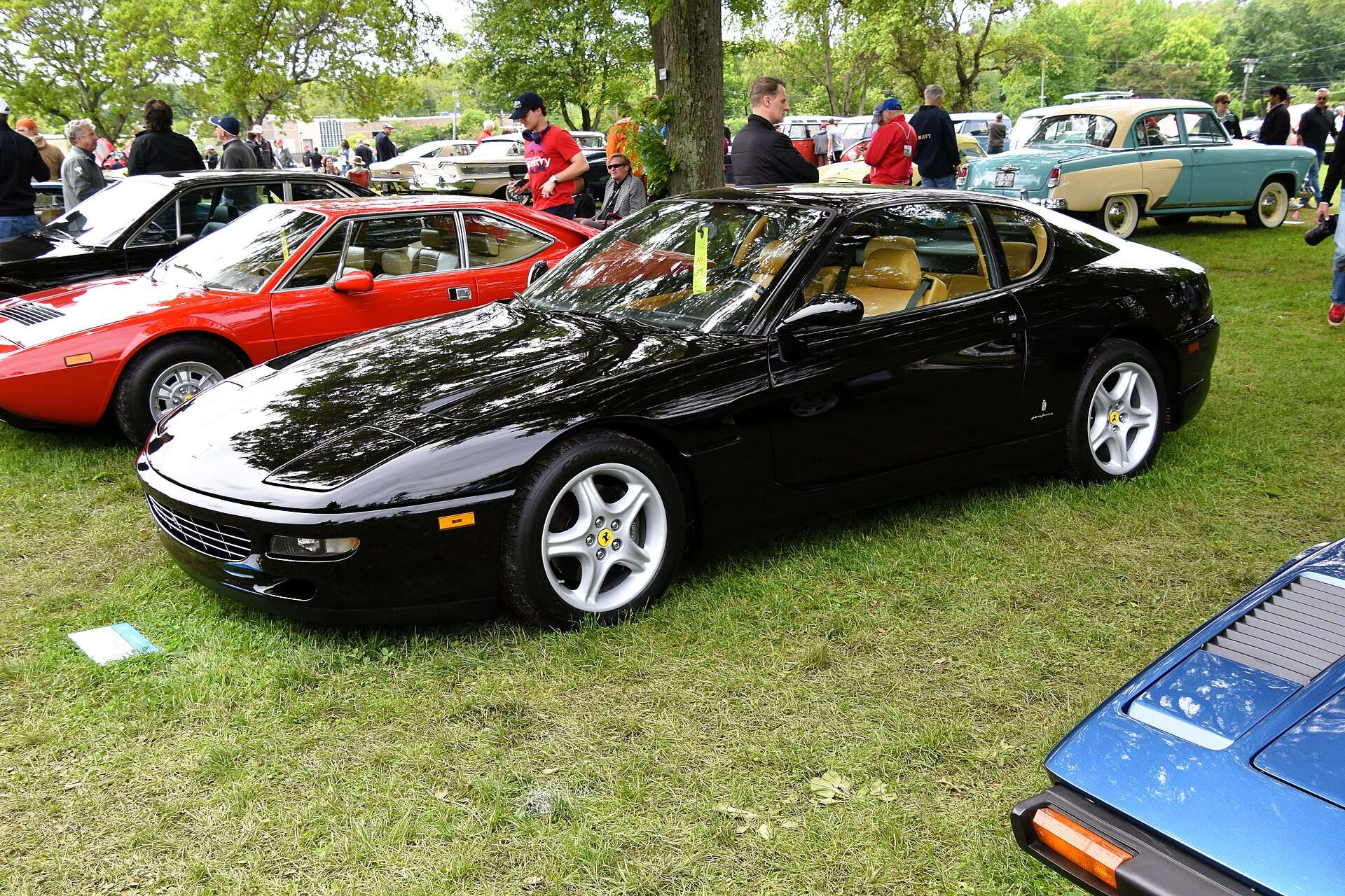 Black Ferrari 456 GT side view