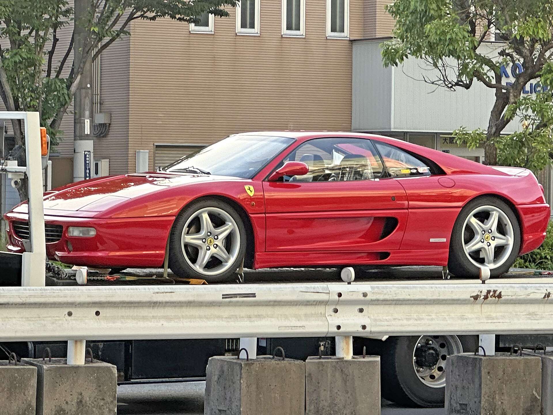 Red Ferrari F355 Berlinetta