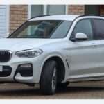2018 G01 xDrive20d M Sport five-door SUV, front three-quarter view
