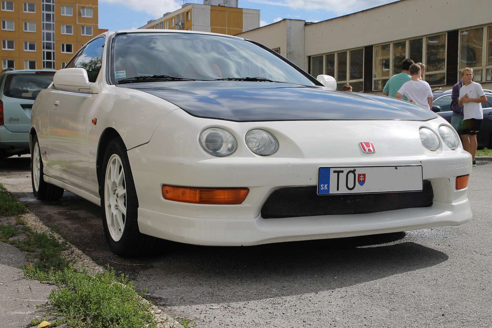 White Honda Integra Type R DC2