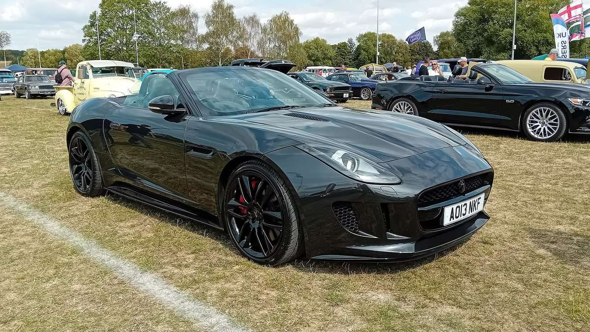 Jaguar F-Type V6