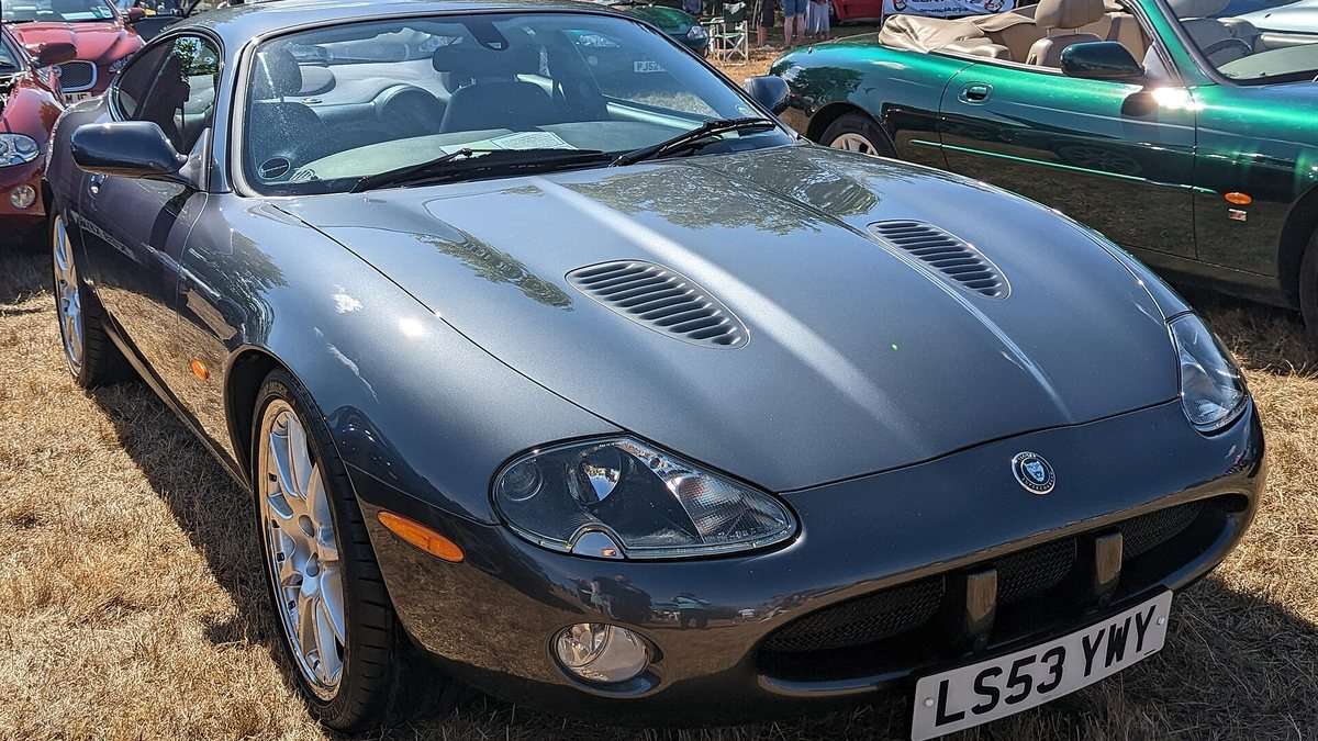 Jaguar X100 XKR coupé