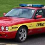 Jaguar X308 XJR front three-quarter view