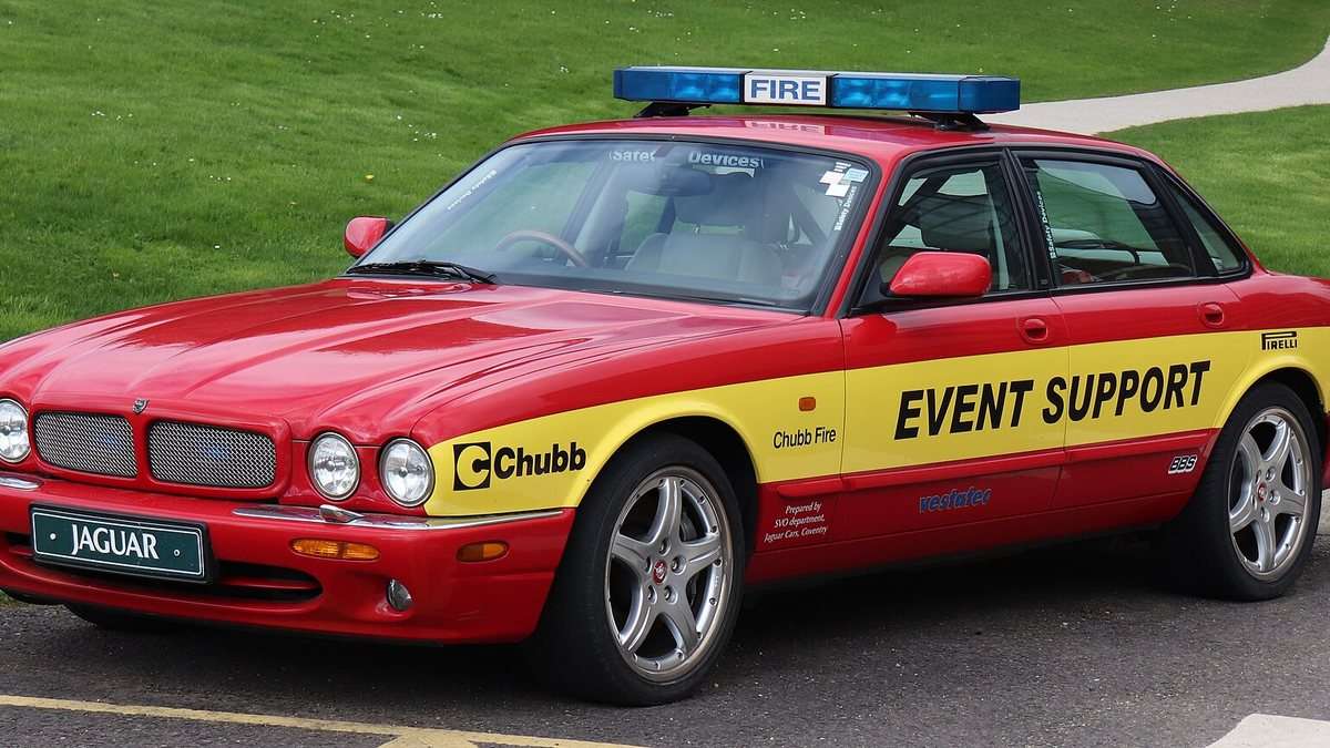 Jaguar X308 XJR