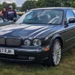 2004 Jaguar X350 XJR front three-quarter view