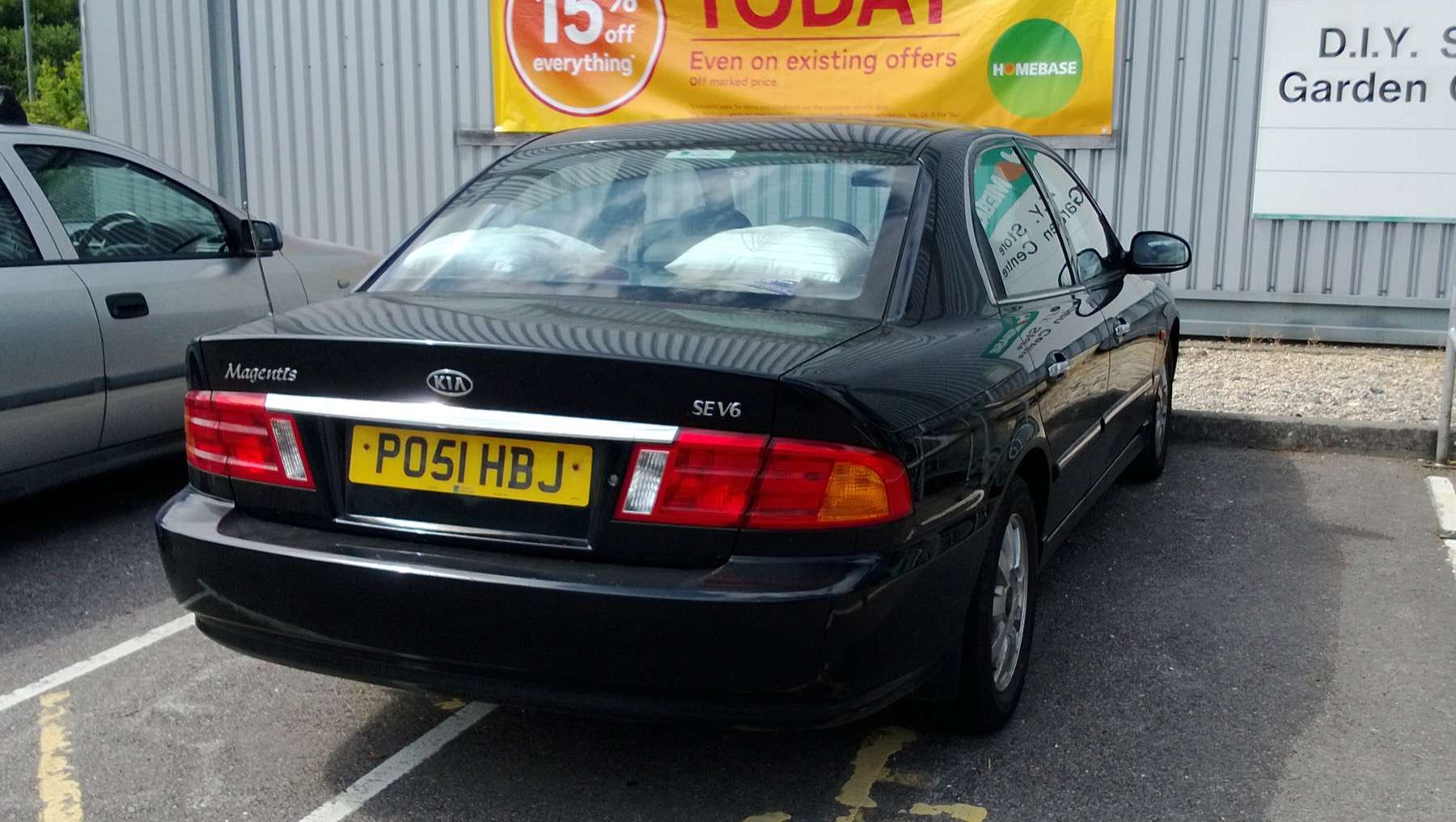 Kia Magentis photographed in Britain