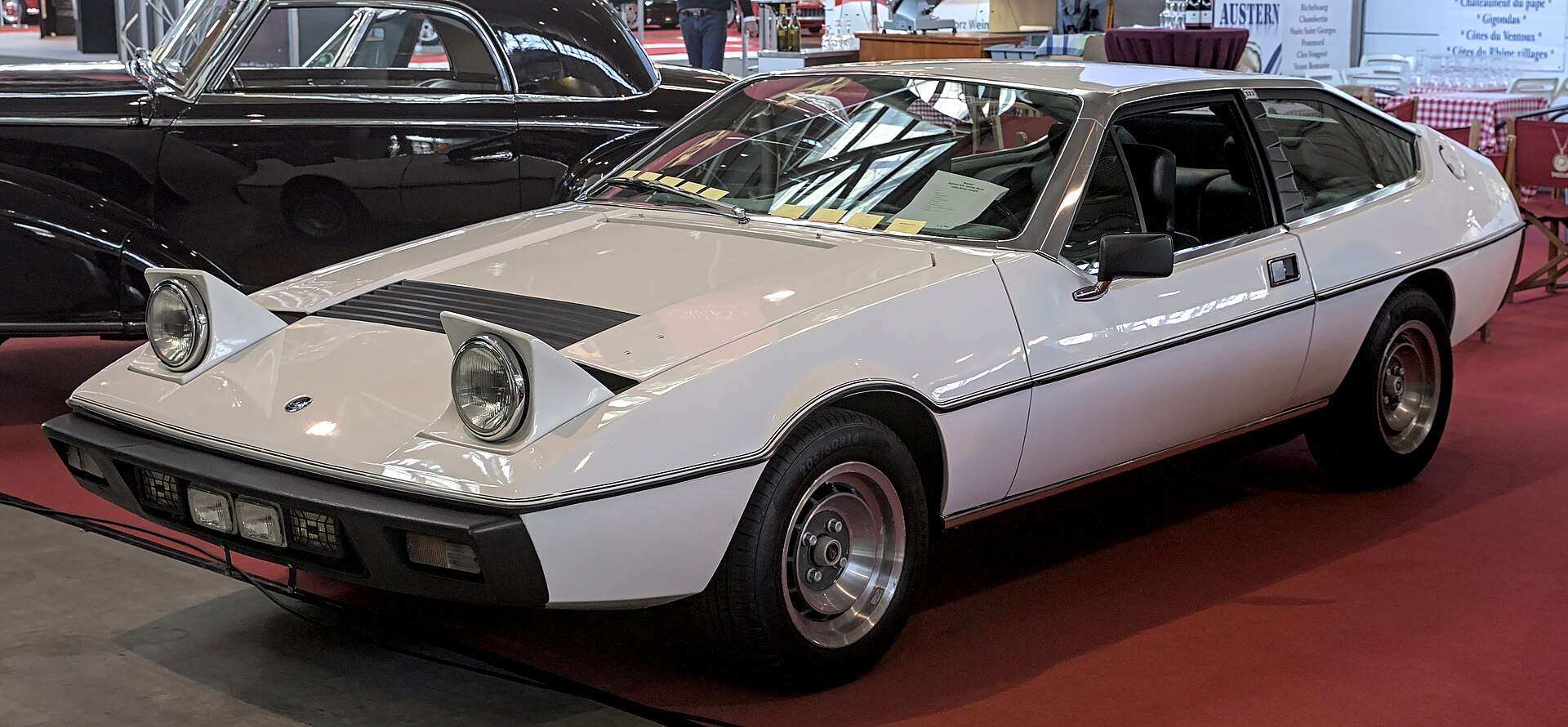 1979 Lotus Éclat front three-quarter view