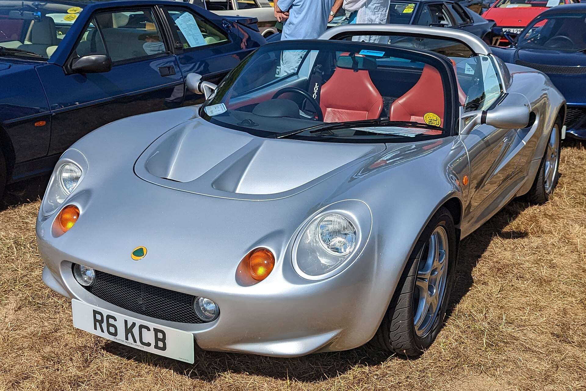 Silver Lotus Elise S1 front three-quarter view
