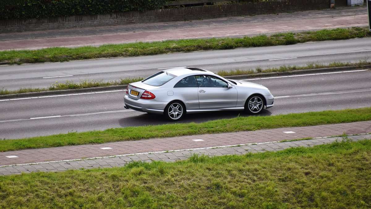 Mercedes-Benz C208 CLK 55 AMG