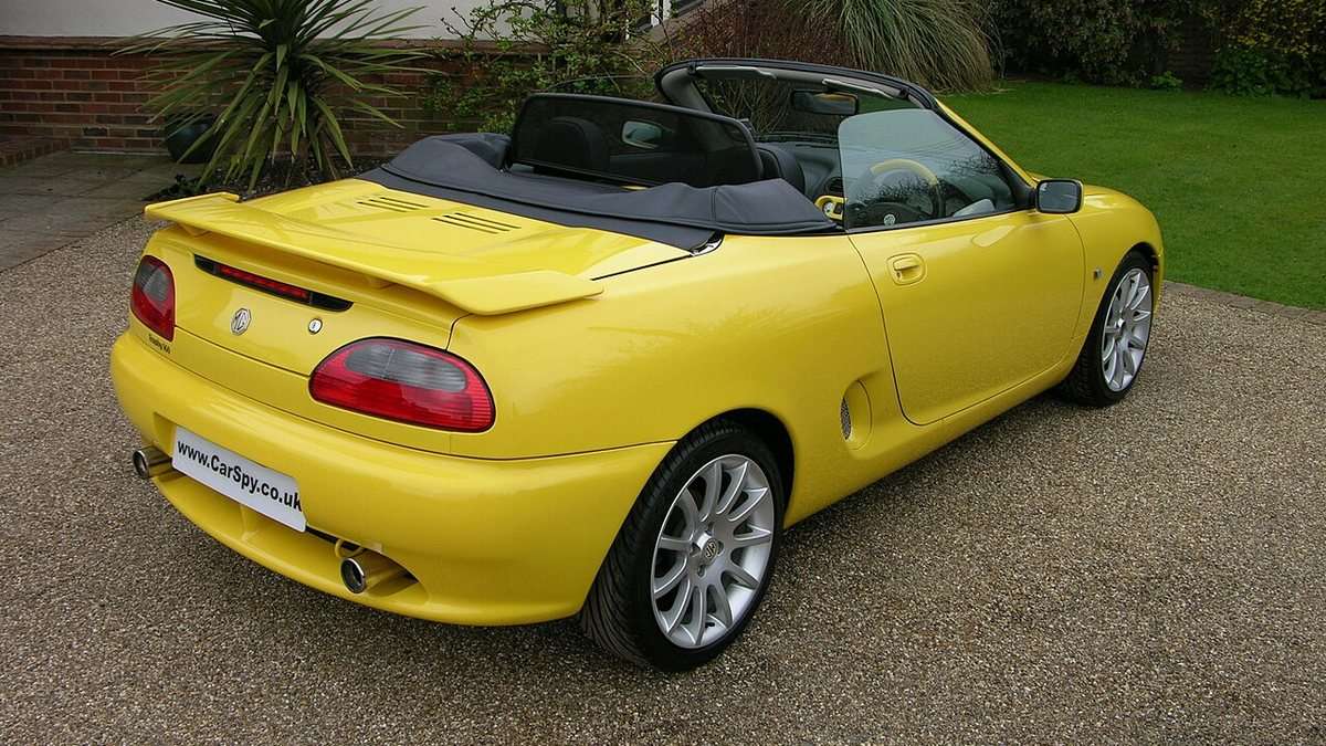Yellow MG TF Trophy 160 front three-quarter view