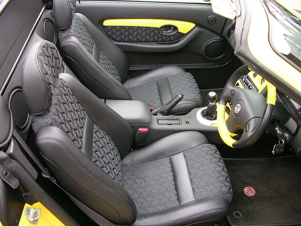 MG TF Trophy 160 interior