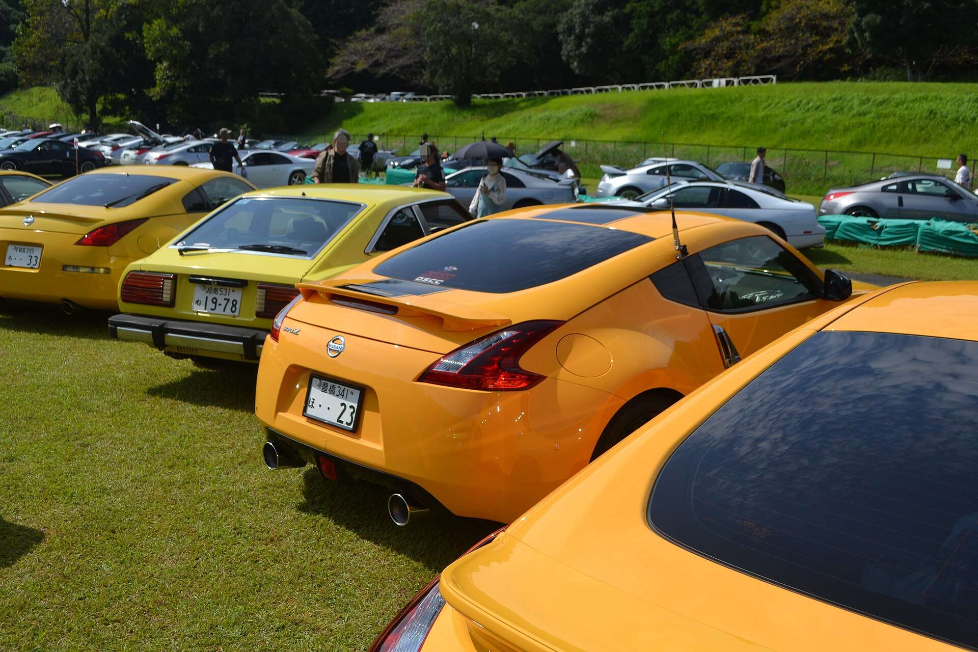 Yellow Nissan 370Z Heritage Edition front three-quarter view