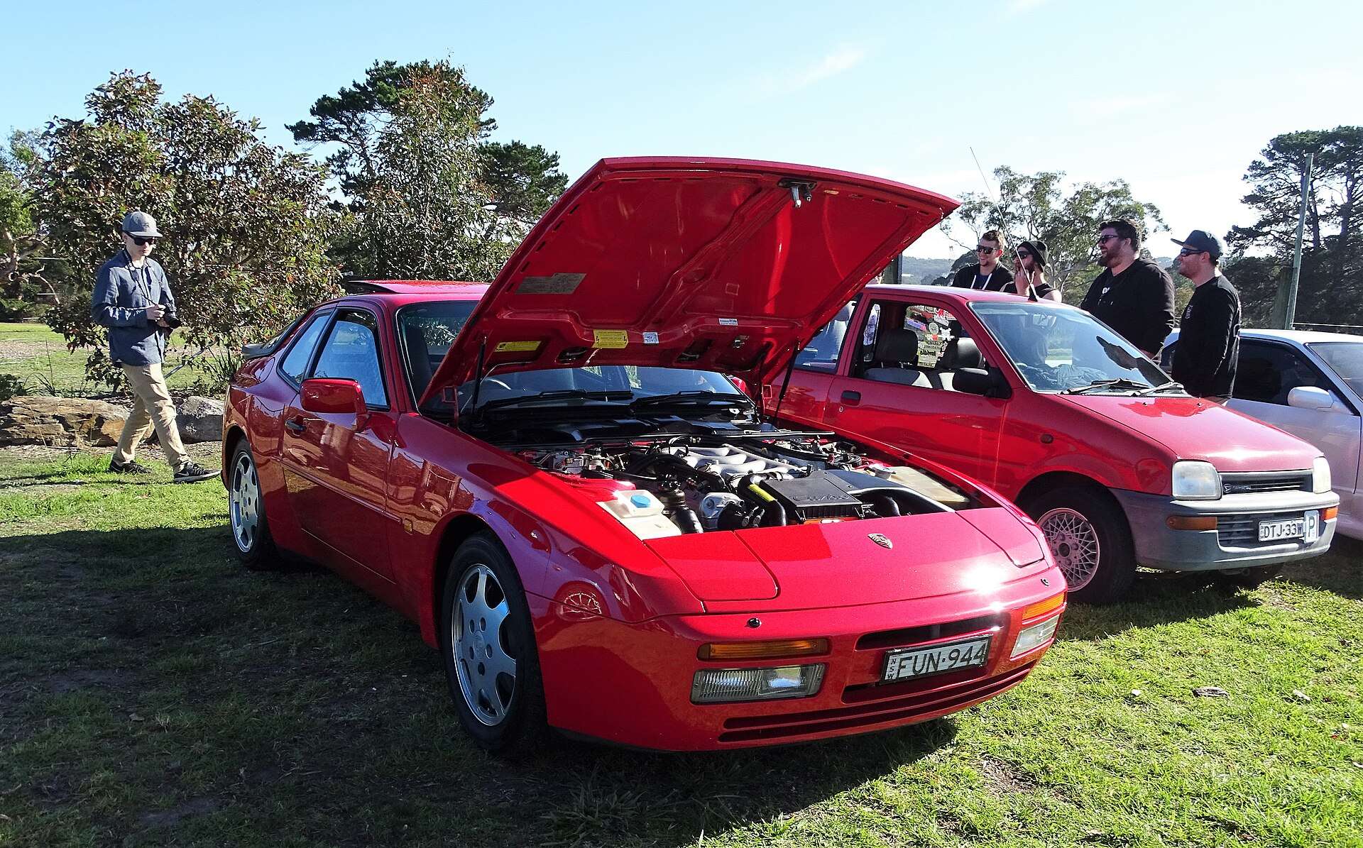 Porsche 944 Turbo side profile
