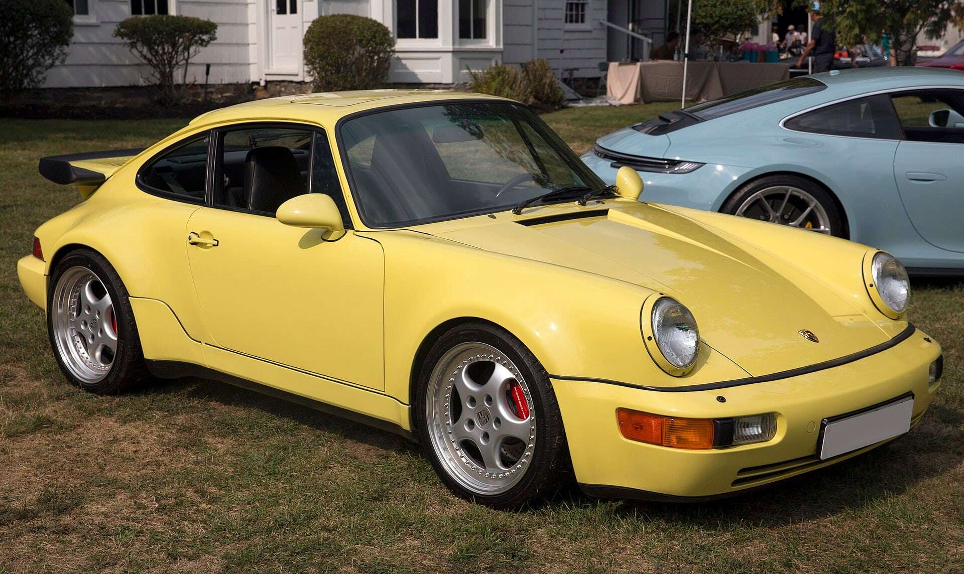 1991 Porsche 911 Turbo 964 front three-quarter view