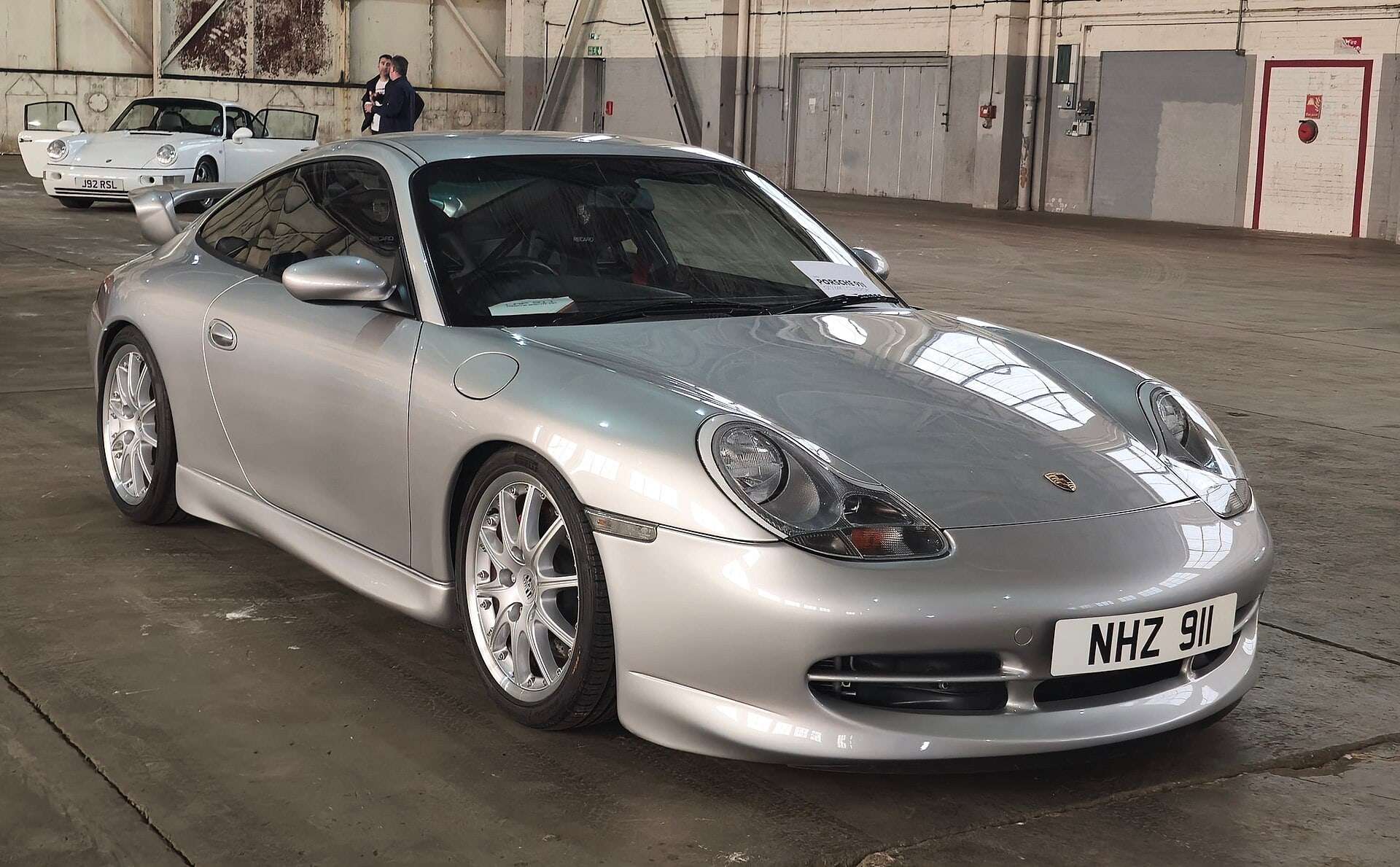 1999 Porsche 911 996 GT3 front three-quarter view