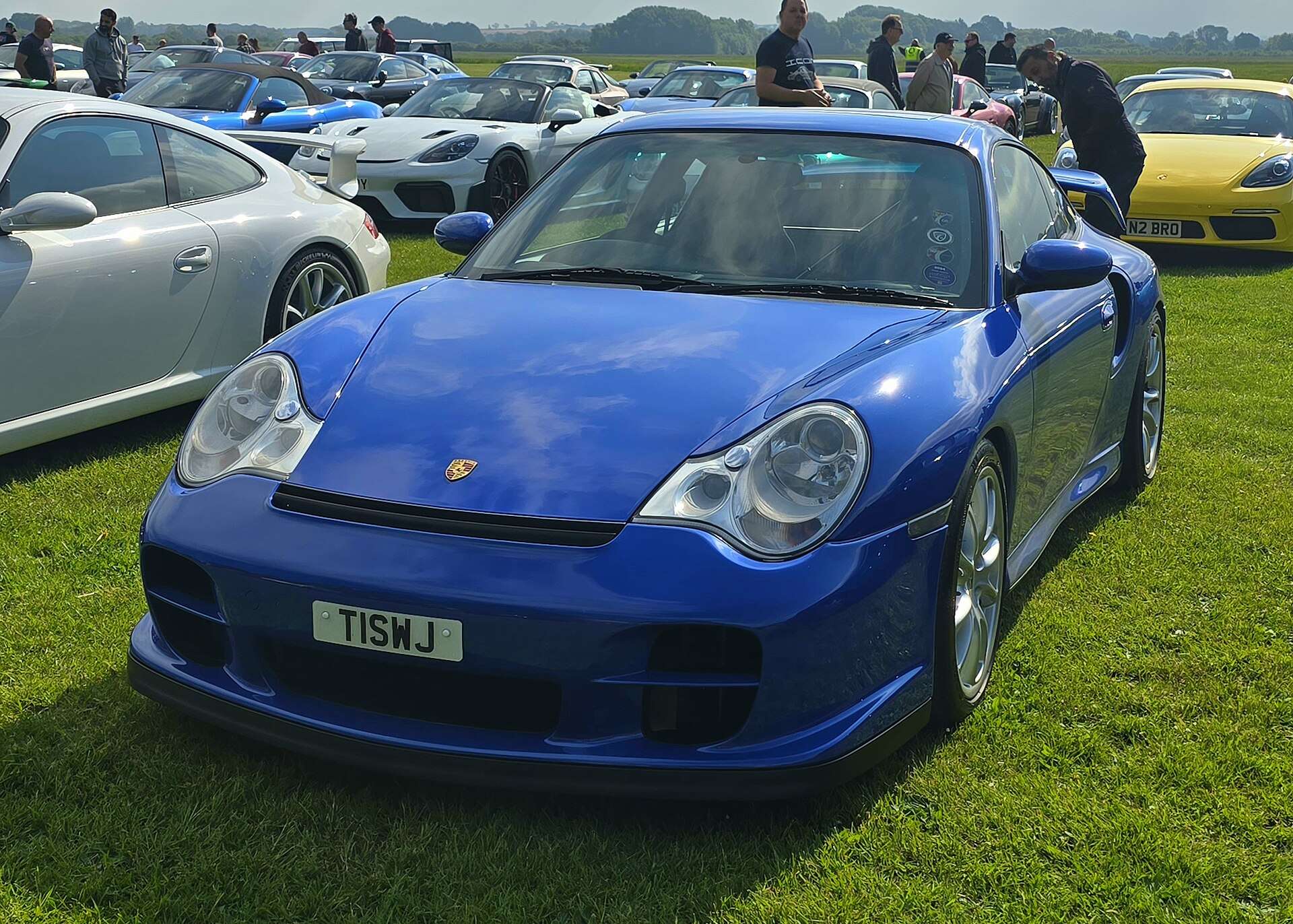 Blue Porsche 911 Turbo 996 front three-quarter view