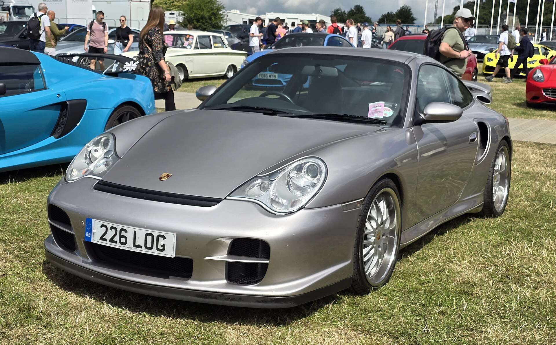 Silver Porsche 911 Turbo 996 front three-quarter view
