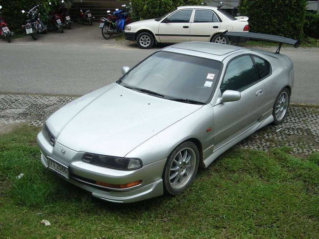 Fourth-generation Honda Prelude front three-quarter view
