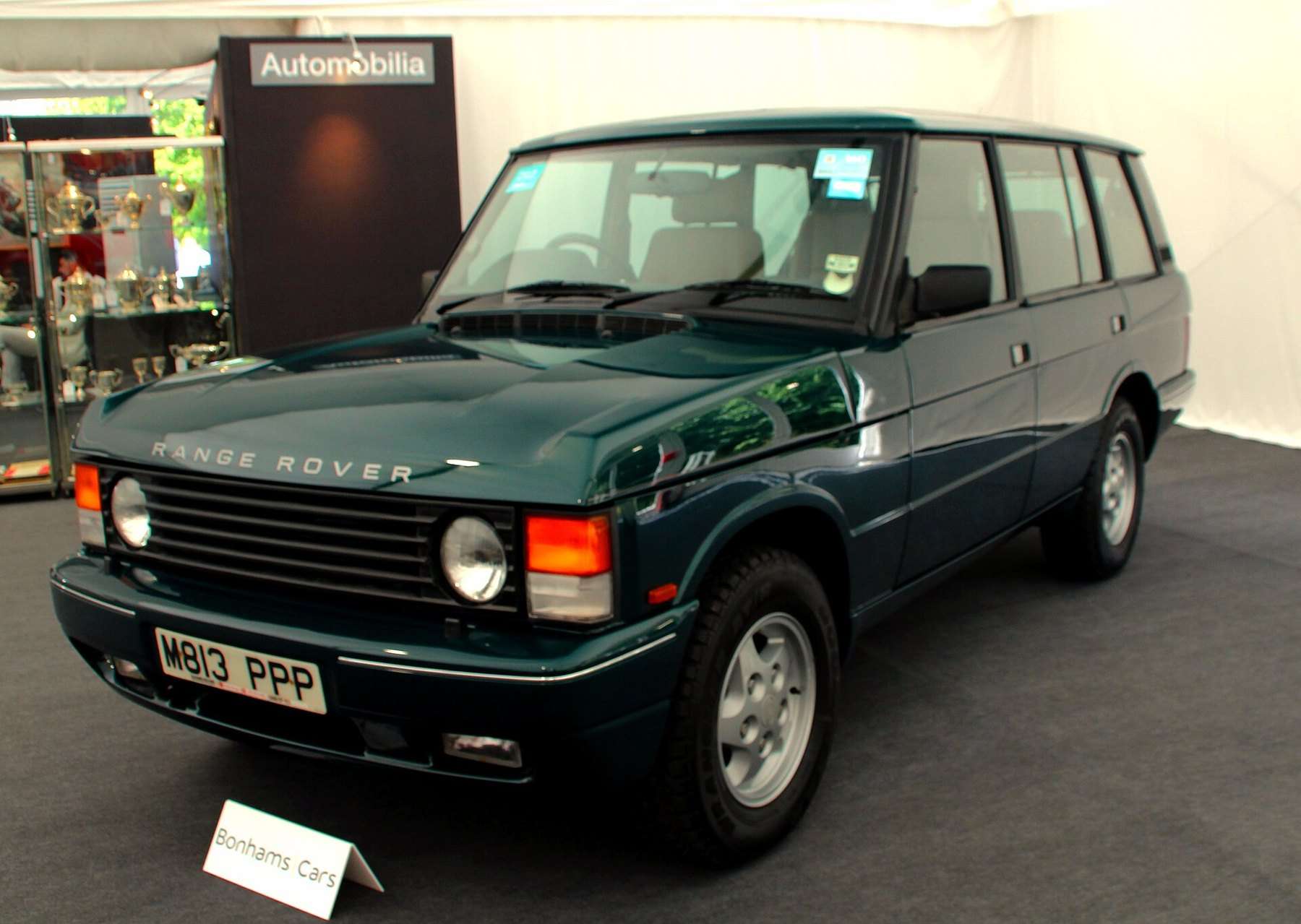 Range Rover LSE body and interior detail
