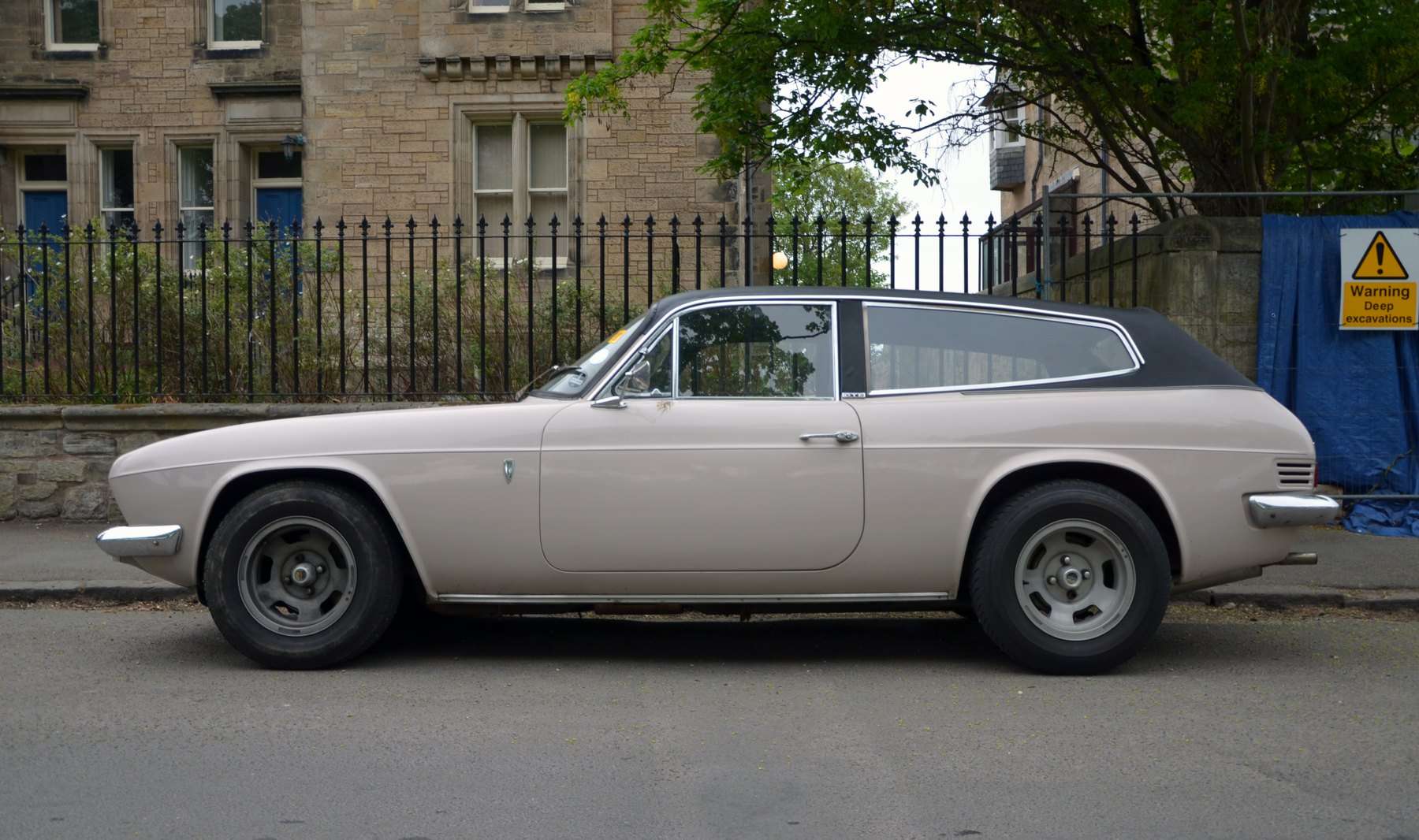 Reliant Scimitar GTE SE5A side profile