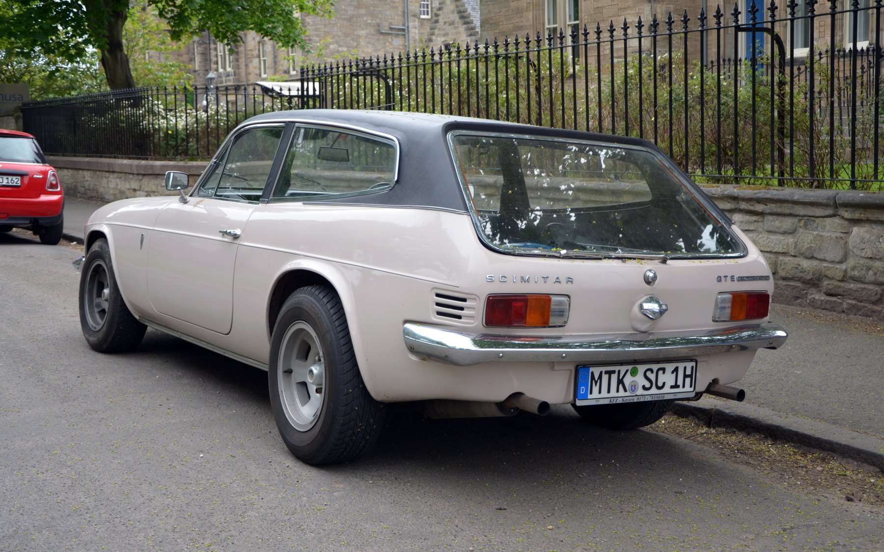 Reliant Scimitar GTE SE5A rear three-quarter view