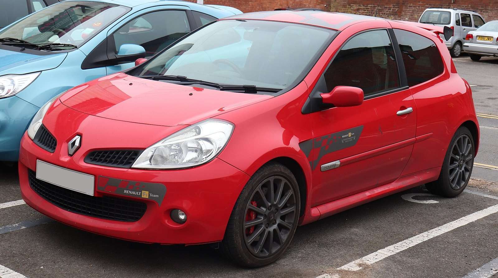 2007 Renault Clio Renaultsport 197 F1 Team R27 front view