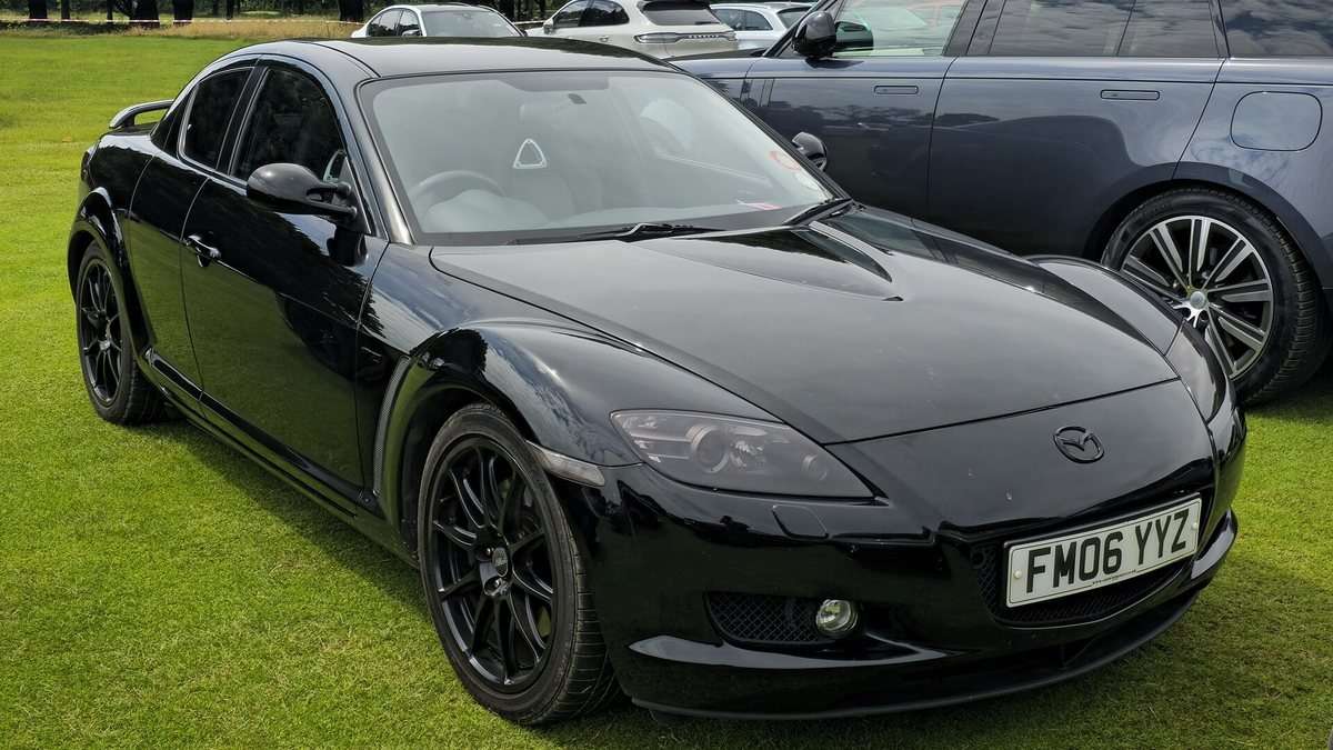 Mazda RX-8 PZ front three-quarter view