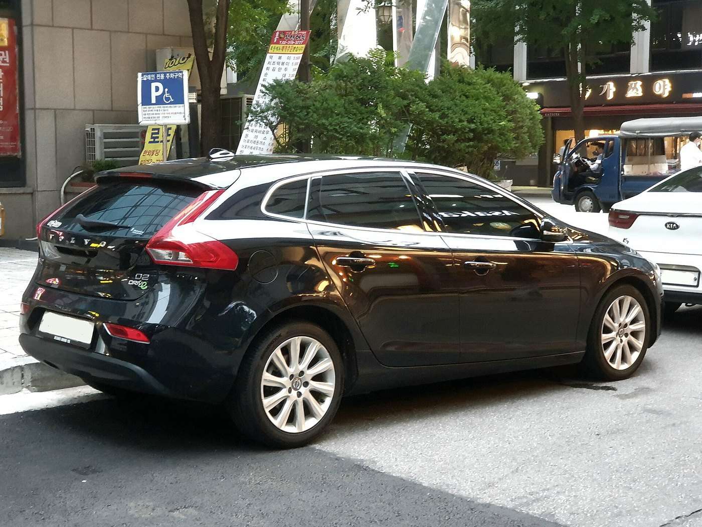 First-generation Volvo V40 rear detail