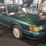 1994 Saab 900 SE Turbo front three-quarter view