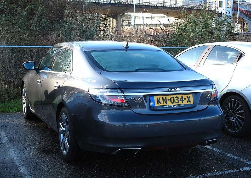 Saab 9-5 Aero XWD rear three-quarter view