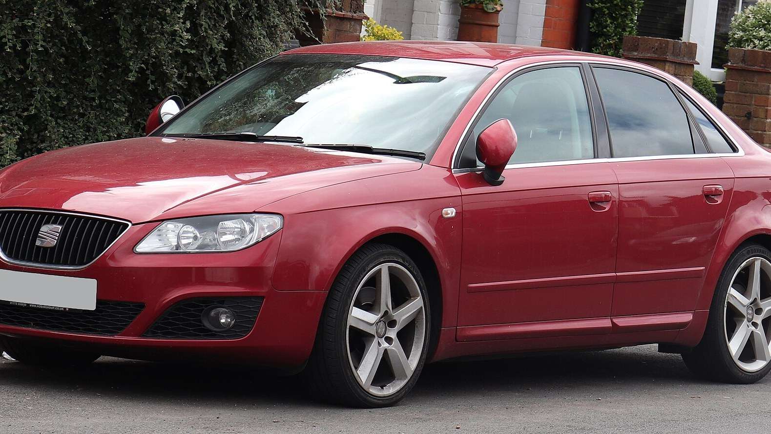 2011 SEAT Exeo Sport Tech front three-quarter view
