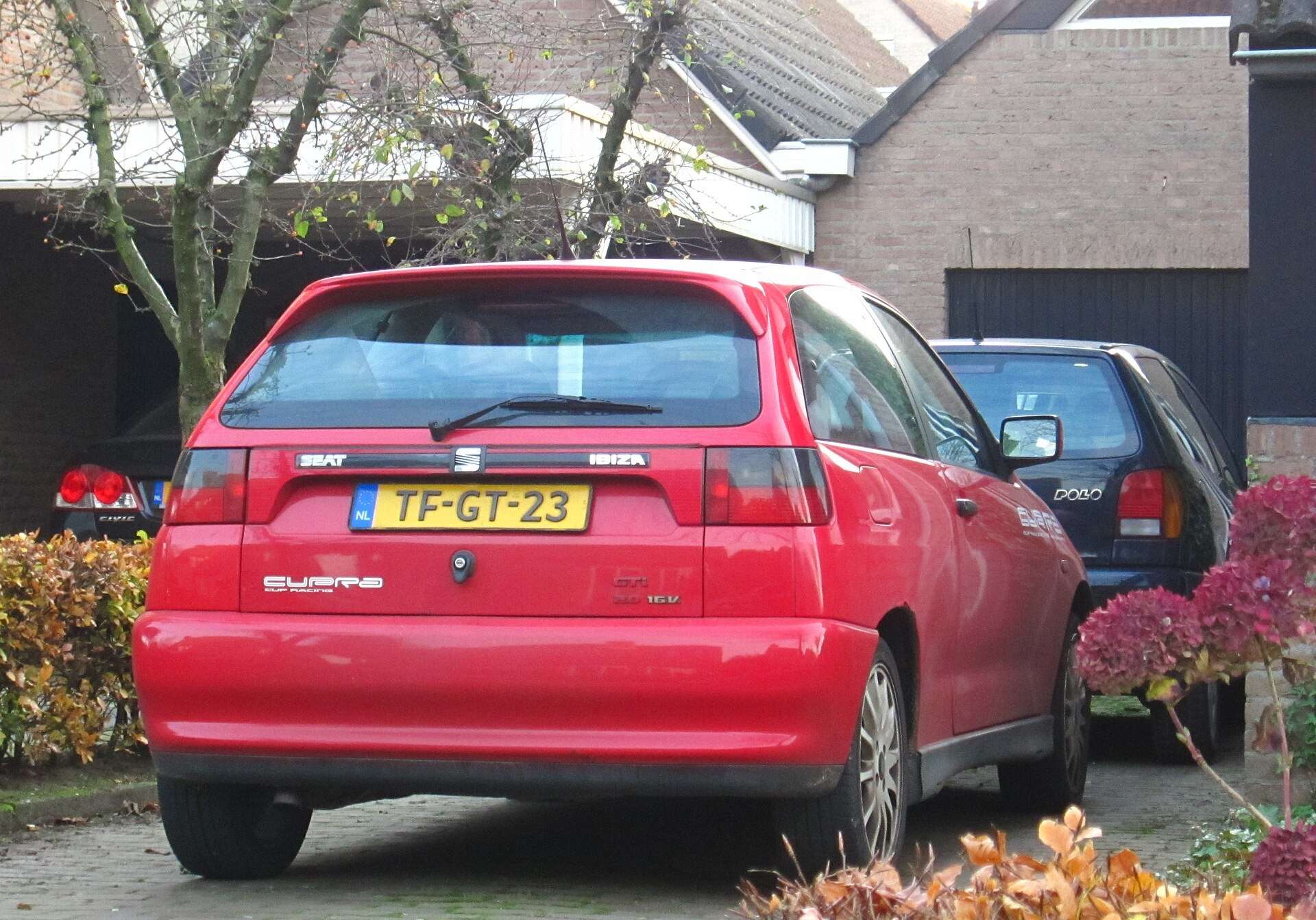 1998 SEAT Ibiza 2.0 16V GTI Cupra front view